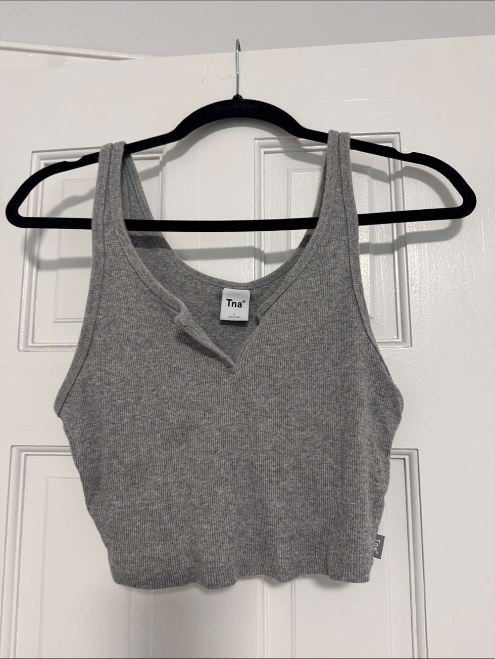 TNA Heather Gray Ribbed V-Notch Cropped Tank